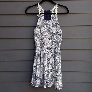 Beautiful Blue/White Olive Tree Lace Dress Size Small